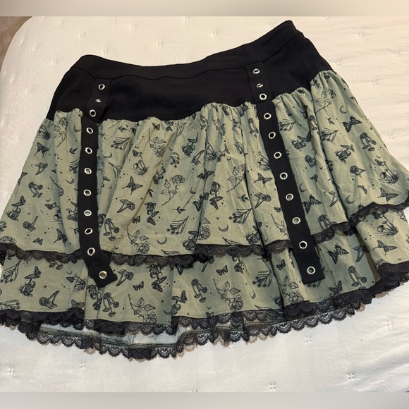 Thorn and Fable Tiered Skirt Olive Green and Black NWT Size Medium - Picture 5 of 7